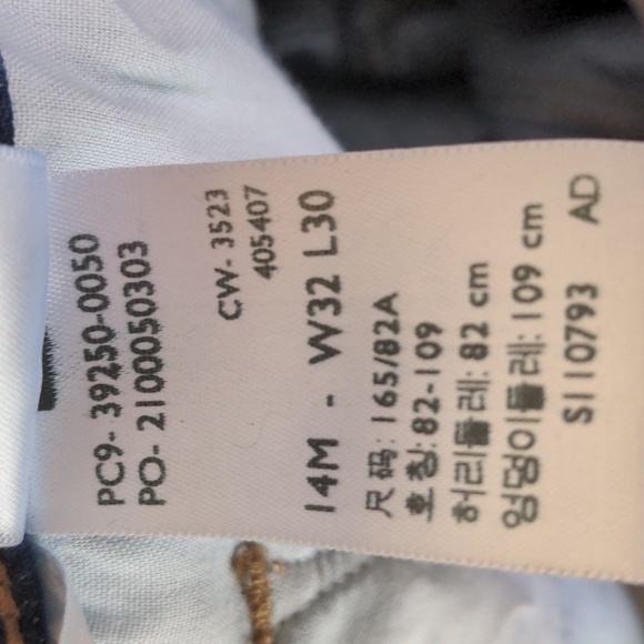 Levi's Women's Classic Straight Jean Size 32‎ Medium Wash Denim Casual Solid - Picture 15 of 16